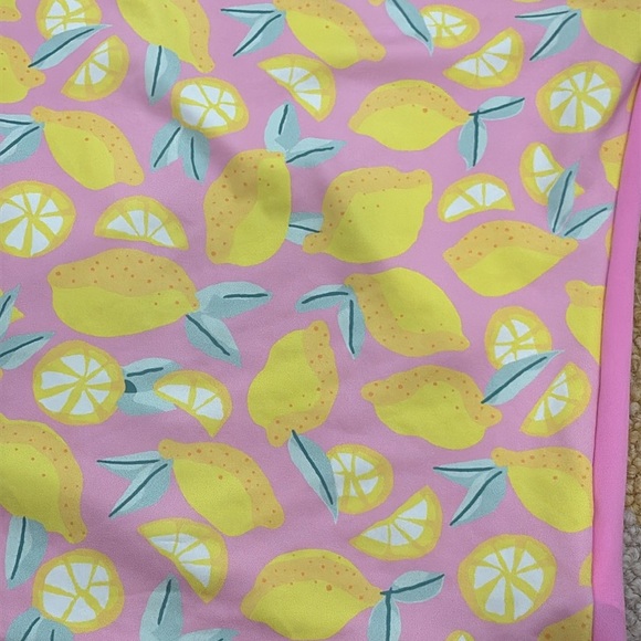 Land’s End lemon print pink and yellow rash guard swim top size 16 - Picture 2 of 6